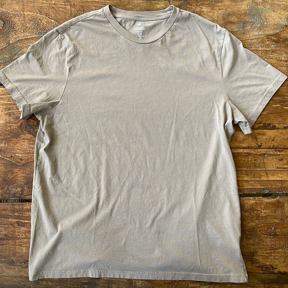 H&M t-shirt. Excellent Condition.